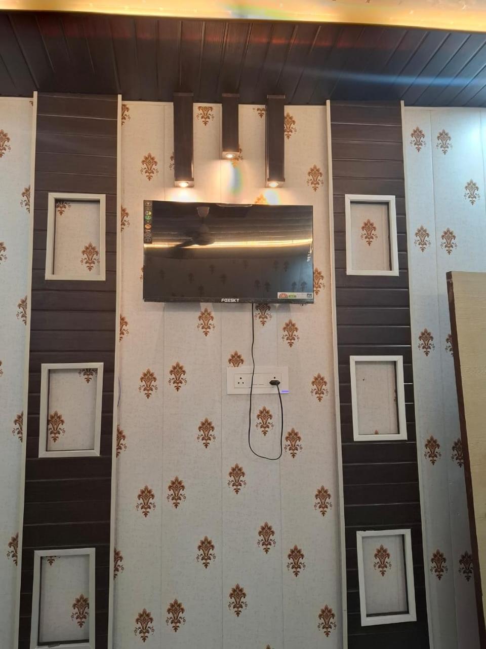 Hotel Sgh Subhadra Guest House Ayodhya Экстерьер фото