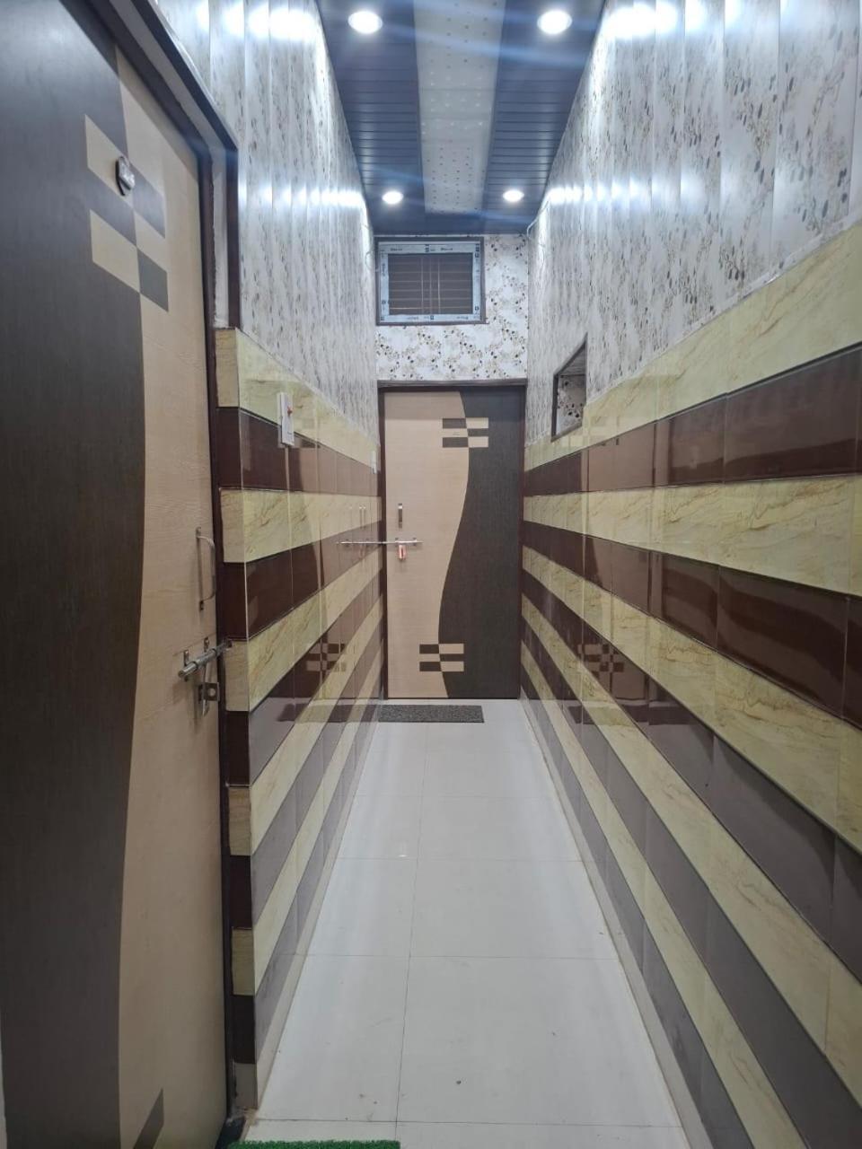 Hotel Sgh Subhadra Guest House Ayodhya Экстерьер фото