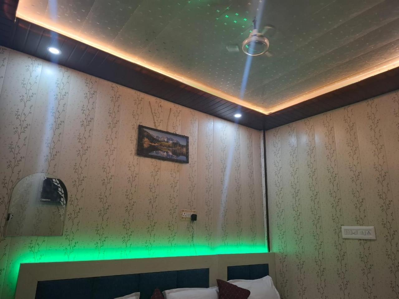 Hotel Sgh Subhadra Guest House Ayodhya Экстерьер фото