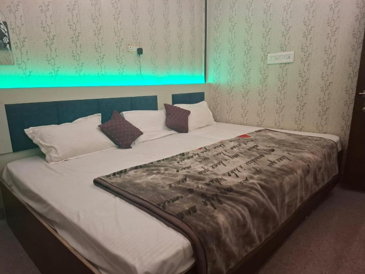 Hotel Sgh Subhadra Guest House Ayodhya Экстерьер фото