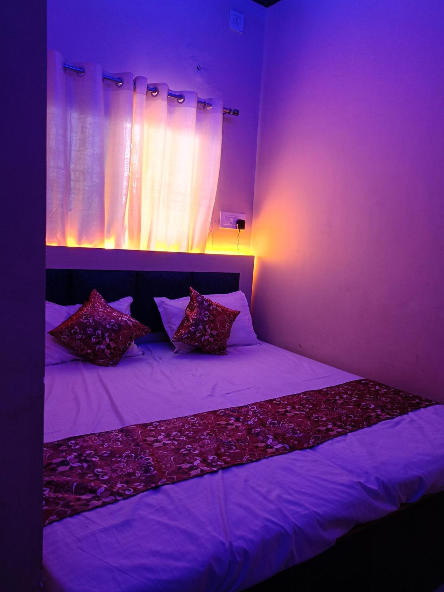 Hotel Sgh Subhadra Guest House Ayodhya Экстерьер фото