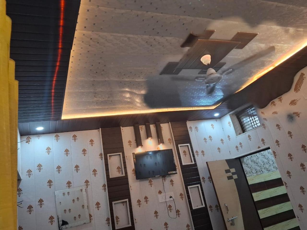 Hotel Sgh Subhadra Guest House Ayodhya Экстерьер фото