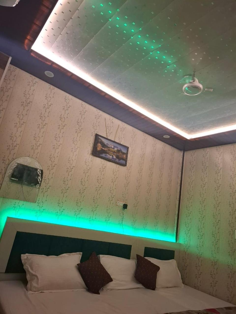 Hotel Sgh Subhadra Guest House Ayodhya Экстерьер фото