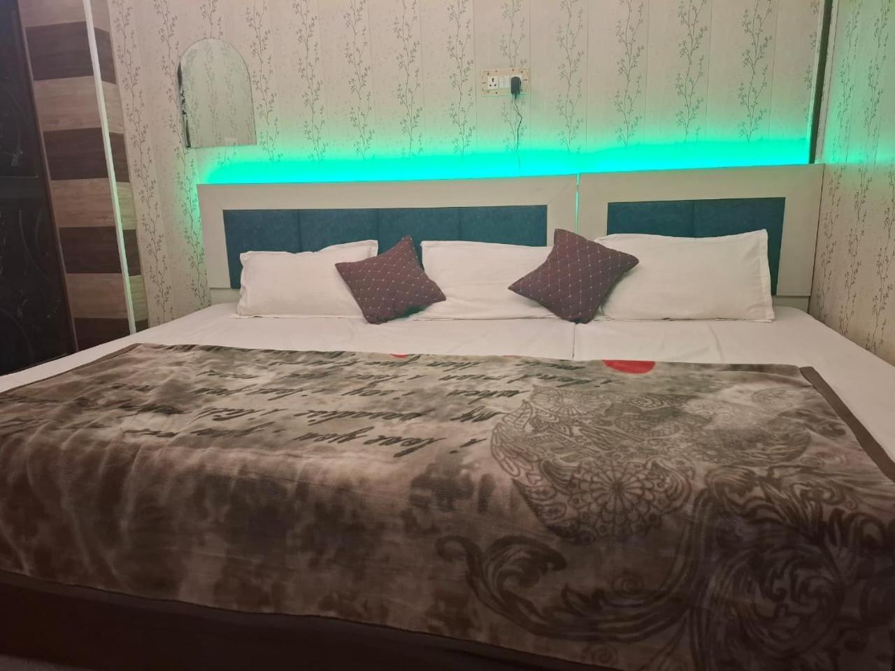 Hotel Sgh Subhadra Guest House Ayodhya Экстерьер фото